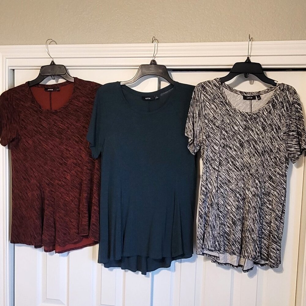 FREE SHIPPING!! Bundle of 3 Apt9 Size S Tops
